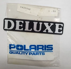 5430948 POLARIS DELUXE DECAL BADGE VINTAGE NEW OLD STOCK 1990 TRAIL DELUXE - Picture 1 of 5