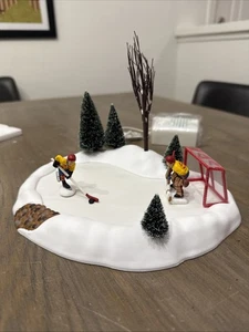 Department 56 Snow Village Animated Hockey Player Distressed Box - Picture 1 of 24
