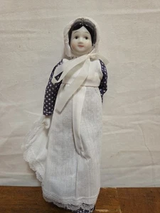 Victorian Revival Porcelain And Cloth Doll Pioneer Woman Dress 7.5 In Vintage - Imagen 1 de 3