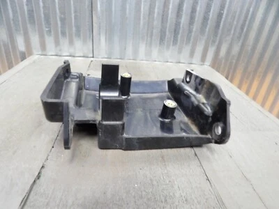 04-09 SOPORTE PLÁSTICO CUBIERTA CENTRAL HONDA VTX1300C 83500-MEA-670 Foto 1 de 3