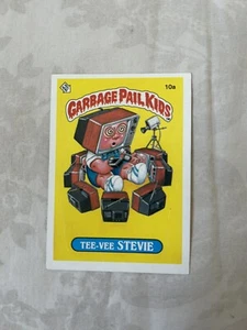 Garbage Pail Kids Card Tee-Vee Stevie 10a 1985 Topps USA - Foto 1 di 2