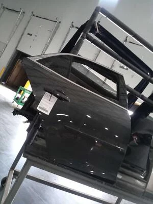 Conjunto de puerta trasera derecha usado lado trasero se adapta a: Chevrolet Malibu R 2016 sin centro Foto 1 de 4