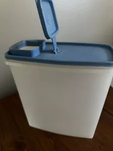 Vintage Tupperware Cereal Keeper Storage Container 1588-5 Blue Flip Top Lid 1590 - Picture 1 of 5