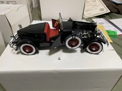 Danbury Mint 1927 Stutz Black Hawk Black 1:24 Scale with COA + Box ! - Image 1 of 4
