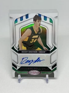 Selecciones del draft de baloncesto 2022 Panini Chronicles Rocky Kreuser #CRC-RKR rosa automático - Imagen 1 de 2