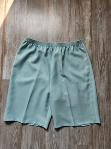 Alfred Dunner salbeigrün elegante Shorts elastische Taille plissiert Damengröße 16 - Bild 1 von 7