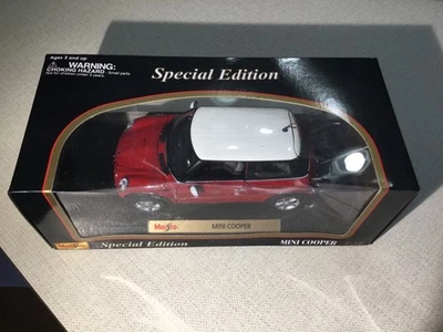MAISTO 1:24 Mini Cooper Special Edition Diecast Car.  NIB - Image 1 of 4