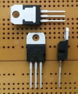 1.5A 5V L7805CV Linear Voltage Regulator STMicroelectronics 3-Pin TO-220 - Picture 1 of 1