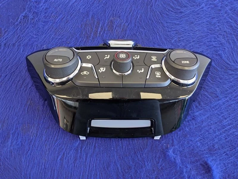 Chevrolet SS Caprice 2014-2017 sedán temperatura aire acondicionado panel de control térmico OEM Foto 1 de 4