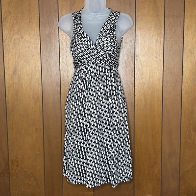 Vestido Banana Republic XS Negro Blanco Seda Lino Envoltura Cuello en V Corbata Bebé Muñeca Y2K Foto 1 de 4