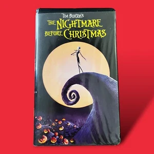 THE NIGHTMARE BEFORE CHIRSTMAS (VHS, 1994) Clamshell Tim Burton - Free Shipping - Foto 1 di 2