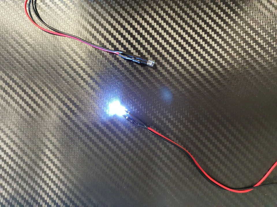 LED 2x3x4mm WEISS 6-12V einbaufertig Beleuchtung für Ihr RC-CAR Boot Flugzeug - Bild 1 von 1