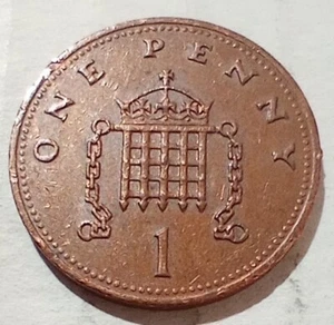 One Penny 1990 UK GB Coin Britain 1 Pence Elizabeth - Picture 1 of 2