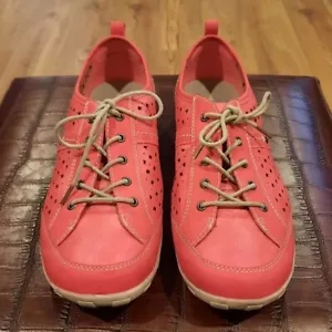 North Style rot perforiert Sneaker Schuhe leicht matt rot bequem 10 - Bild 1 von 6