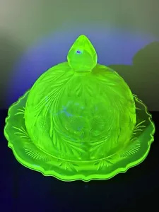 Uranium Vaseline Butter Dish - Picture 1 of 8