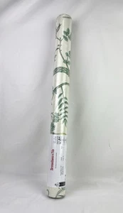 Brunschwig & Fils Bird and Thistle Wallpaper (1 roll) Green 11 yds x 27.5 in - Picture 1 of 9