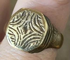 Autentico Anello Crociato Medievale in Bronzo "Stella di Betlemme" 6 grammi. Taglia 8 - Foto 1 di 9