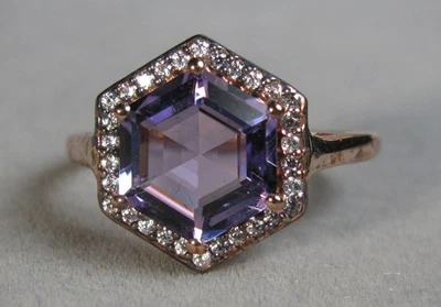 Anillo hexagonal de amatista con acabado en oro rosa de plata de ley 3,2 g talla 10 Stauer #B151 Foto 1 de 4