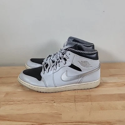 Sapatos masculinos Jordan 1 retrô médio - platina pura prata metálica preto - Tamanho 13 - Imagem 1 de 4
