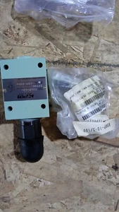 New Kawasaki Heavy Industries RD6P-10-2/100 Hydraulic Relief Valve - Picture 1 of 4