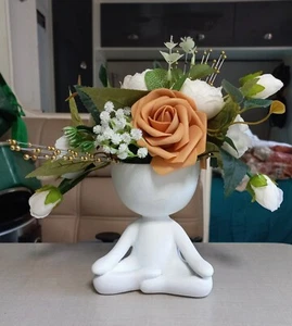 Floral table decorations - Picture 1 of 2
