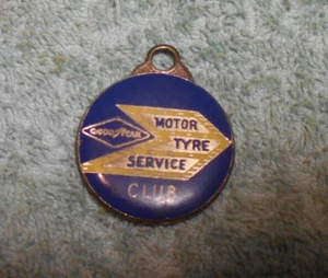 #D640.  FAIRFILD  GOODYEAR  TYRE CLUB MEMBER  BADGE #6811 - Bild 1 von 2