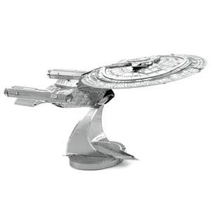 Fascinations Metal Earth Star Trek USS Enterprise NCC-1701D Kit modello acciaio 3D - Foto 1 di 7