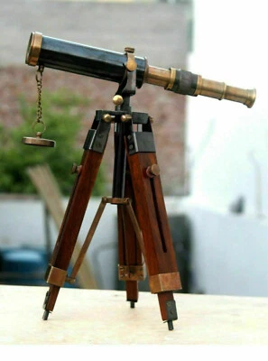 Telescopio de vidrio espía de latón antiguo de diseño náutico con trípode de madera mira marina Foto 1 de 4