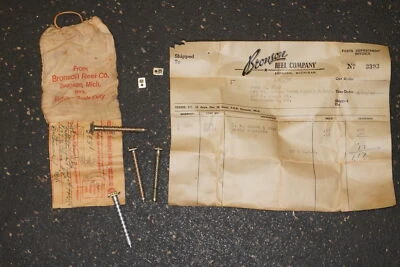 Carrete de pesca Bronson vintage piezas y papeleo 1946 tornillo y equipo  Foto 1 de 3