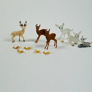 Vintage Konvolut 10 Kunststoff Hirsch Figuren mit Rehkitzen Bock Zug Bahnsteig Tiere - Bild 1 von 9