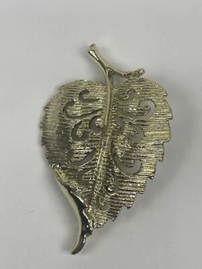 Vintage Gold Tone Gerrys Plant Shape Women´s Jewelry Novelty Brooch Signed - Picture 1 of 9