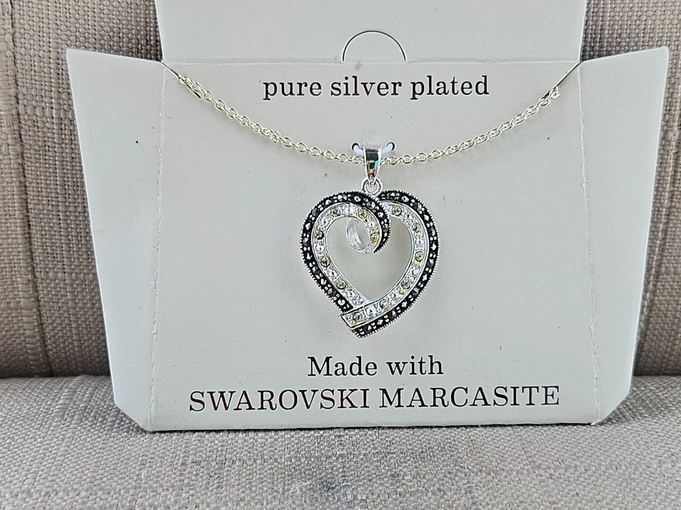 Collar Mujer Swarovski Marcasita Forma Corazón Colgante Plateado Joyería Nuevo con Etiquetas Foto 1 de 4