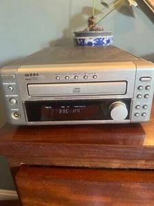 Silver DENON CD/radio micro HI-FI, with cd not playing - Picture 1 of 10