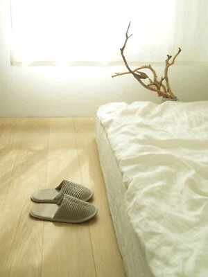 Zapatillas de ganchillo de lino natural hechas a mano Zapatillas de baño para el hogar Suela antideslizante Foto 1 de 4