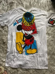 Neu mit Etikett Mickey Unlimited Oversize-T-Shirt und passende Kappe - Bild 1 von 5