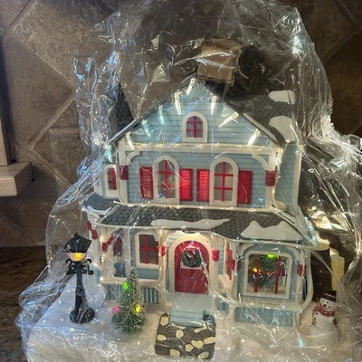 NOS Avon Christmas Village HOLIDAY SPLENDOR Lighted FIBER OPTIC BLUE HOUSE - Image 1 of 4