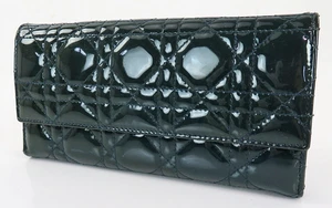 Auténtica billetera larga de charol verde oscuro CHRISTIAN DIOR para dama Dior #57175 - Imagen 1 de 20