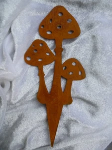 "Fliegenpilze" aus Edel Rost Metall, 17 cm großer Deko-Stecker, Garten, Pflanzen - Bild 1 von 3