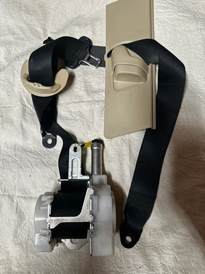 CINTURÓN DE SEGURIDAD PASAJERO DELANTERO DERECHO RETRACTOR LEXUS 14-20 IS350 IS200t IS250 OEM Foto 1 de 4