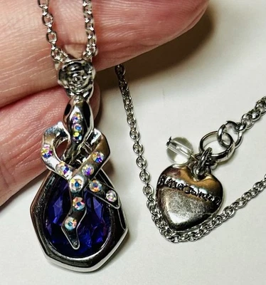 Ожерелье Betsy Johnson с подвеской из фиолетового хрусталя Aurora Borealis лента роза 20 дюймов - Изображение 1 из 3