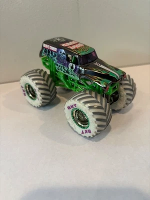 2019 Monster Jam 1:64 Grave Digger Toy Fair Exclusive 1 of 1,000 *RARE* - Image 1 of 4