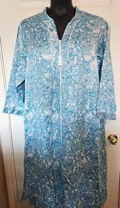 Miss Elaine Gr. XL hellblau weiß Paisleymuster Satin Morgenmantel Hauskleid Reißverschluss - Bild 1 von 5