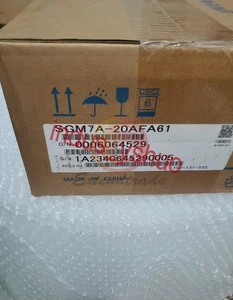 Ein neuer Yaskawa Servomotor SGM7A-20AFA61 SGM7A20AFA61 - Bild 1 von 2