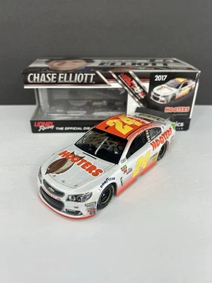 Chase Elliott 2017 Hooters Galaxy Color Fanatics 1/24 #24 Autographed Arc - Image 1 of 4