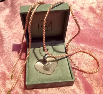 LALIQUE OPALESCENT PINK LARGE HEART 18" STERLING  CHAIN- THIS IS SPECIAL. - Image 1 of 4