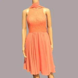 Abito senza maniche Cocomelody taglia 2 corallo pizzo chiffon floreale fata spiaggia Halter - Foto 1 di 13