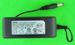 Adaptador de corriente regulado por voltaje 12V DC 1000 mA 5,5 mm/2,1 mm 12 V voltios VDC 1000ma - Imagen 1 de 5