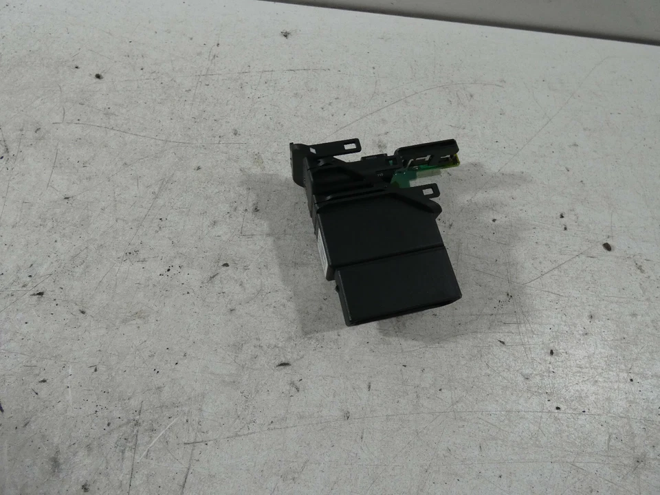 Centralina porta posteriore sinistra VW Golf IV 4 anno 2002 Variant 9776-105406-301 - Immagine 1 di 1