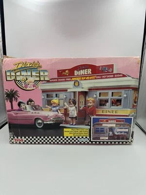 Vintage 1988 Tyco Dixie’s Diner Deluxe Play set 1700 com acessórios e 3 bonecos - Imagem 1 de 4