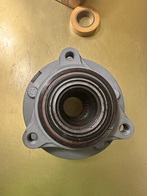 Genuine OEM GM Chevrolet Corvette Wheel Bearing and Hub Assembly 84-96 7470501 - Image 1 of 4